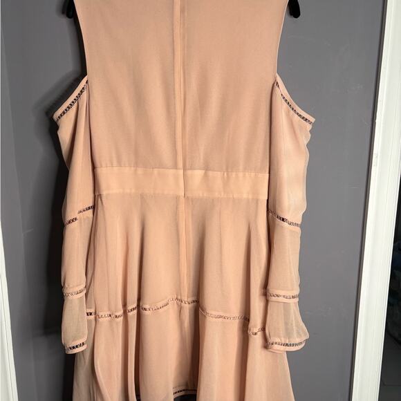 Keepsake Pink High Neck Dress With Cold Shoulder and Front Cutout Size Medium - Picture 5 of 7